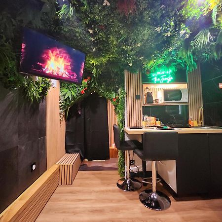 Jungle House Avec Jacuzzi A 10 Min De Disneyland -Taille Chambre- Conde-Sainte-Libiaire Exterior foto