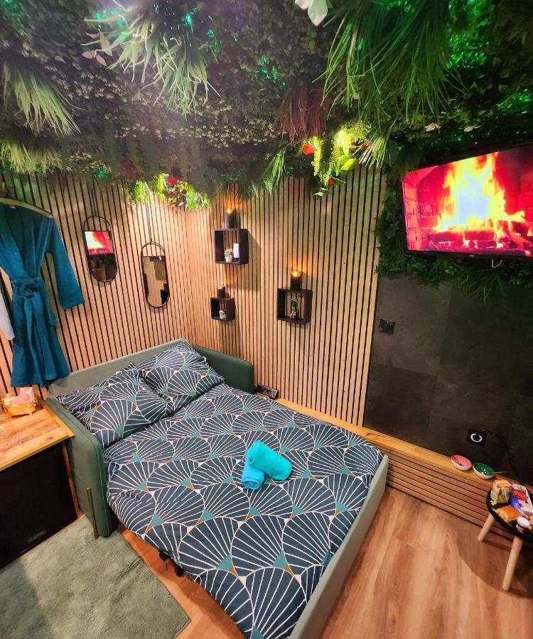 Jungle House Avec Jacuzzi A 10 Min De Disneyland -Taille Chambre- Conde-Sainte-Libiaire Exterior foto